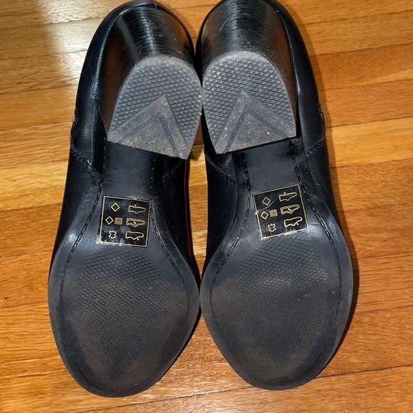 ALDO: black booty heel with gold zip sides - Picture 11 of 11